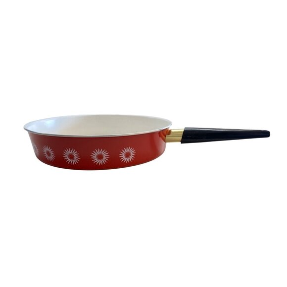 Red Frying Pan With Sunburst Pattern & Black Handle - Picture 4 of 6